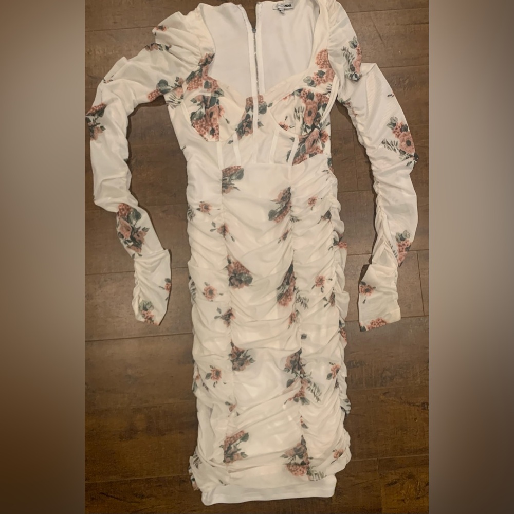 Fashion Nova XS white w/floral dress